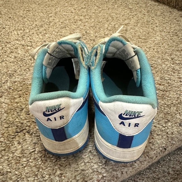 Nike Men's Athletic Shoes in Blue and White - Picture 3 of 6